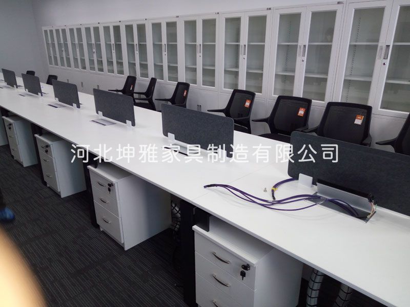 集中辦公家具-保定辦公家具